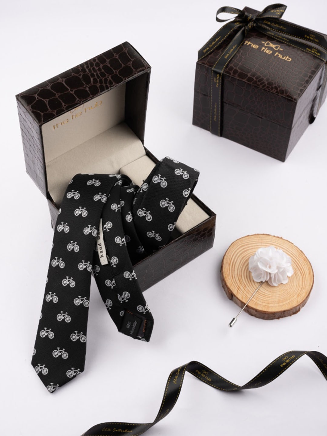 

The Tie Hub Men Printed Necktie with Flower Lapel Pin Gift Set, Black