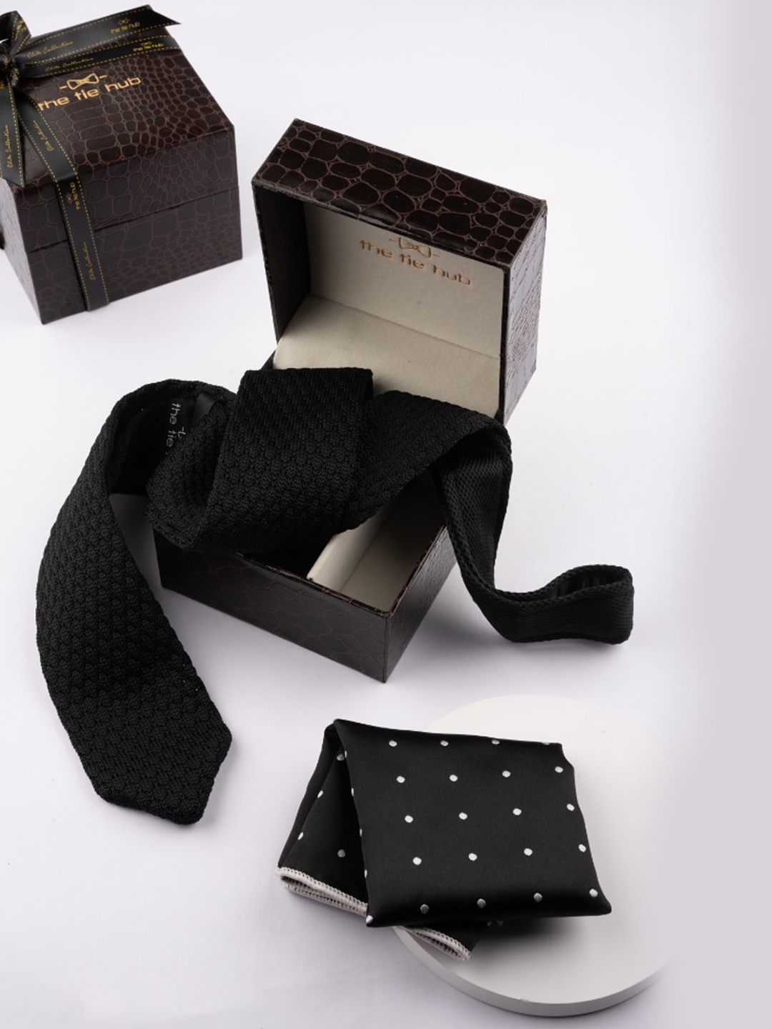 

The Tie Hub Men Tie With Pocket Square Accessory Gift Set, Black