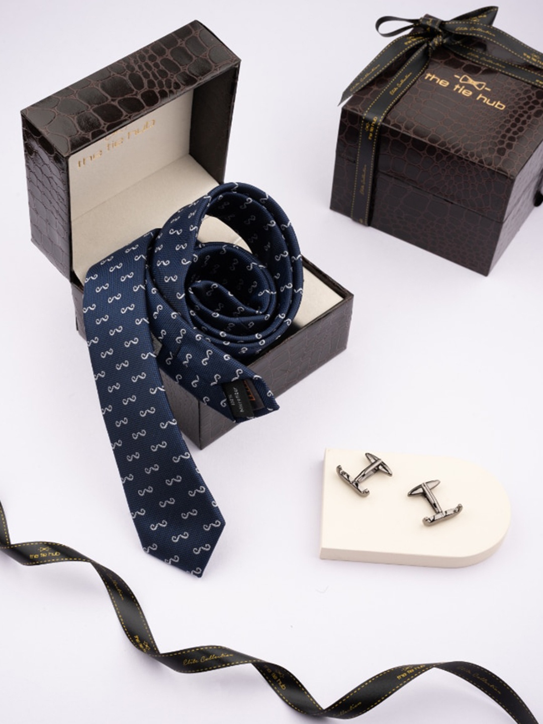 

The Tie Hub Men Accessory Gift Set, Blue