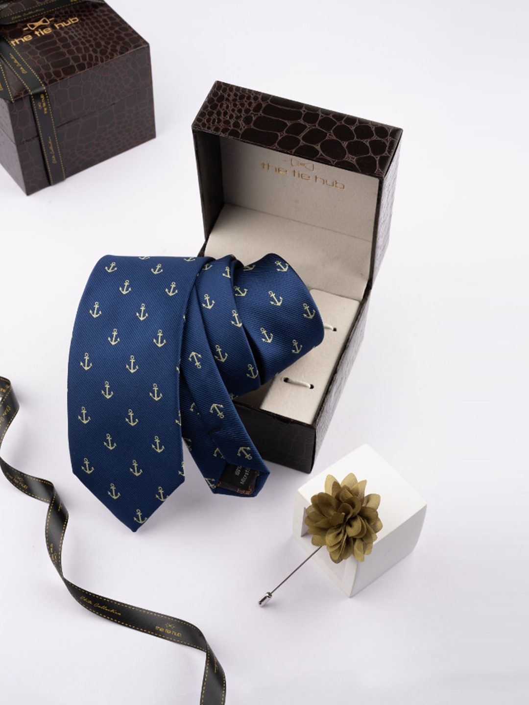 

The Tie Hub Men Ancho Necktie With Flower Lapel Pin Accessory Gift Set, Blue