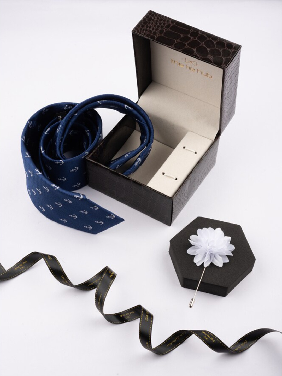 

The Tie Hub Men Accessory Gift Set, Blue