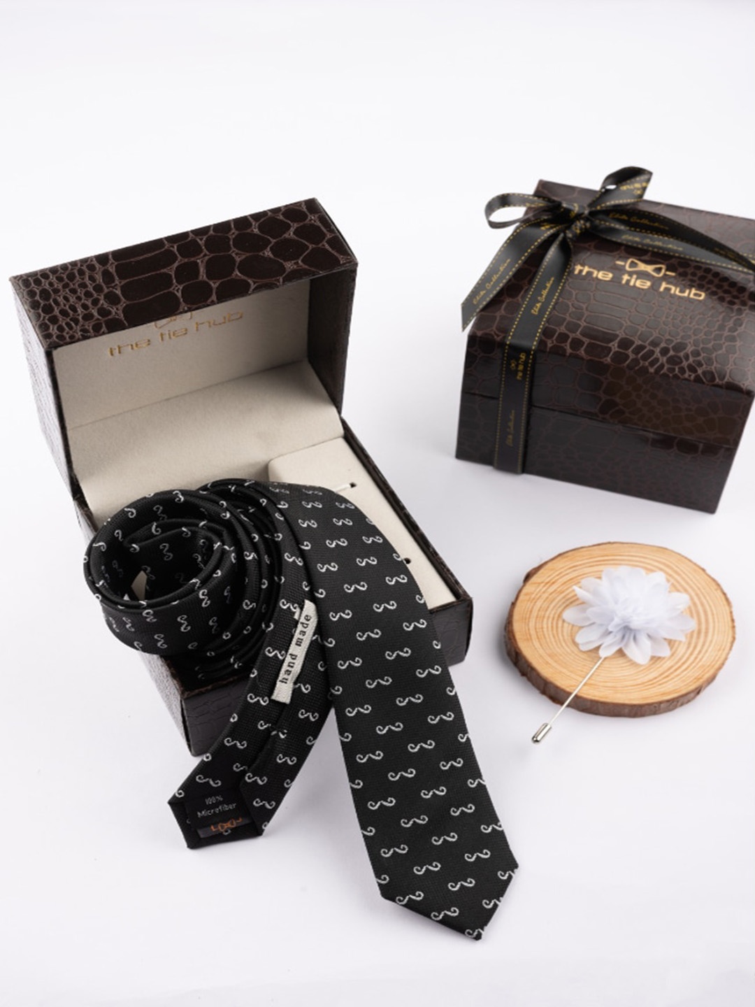 

The Tie Hub Men Accessory Gift Set, Black