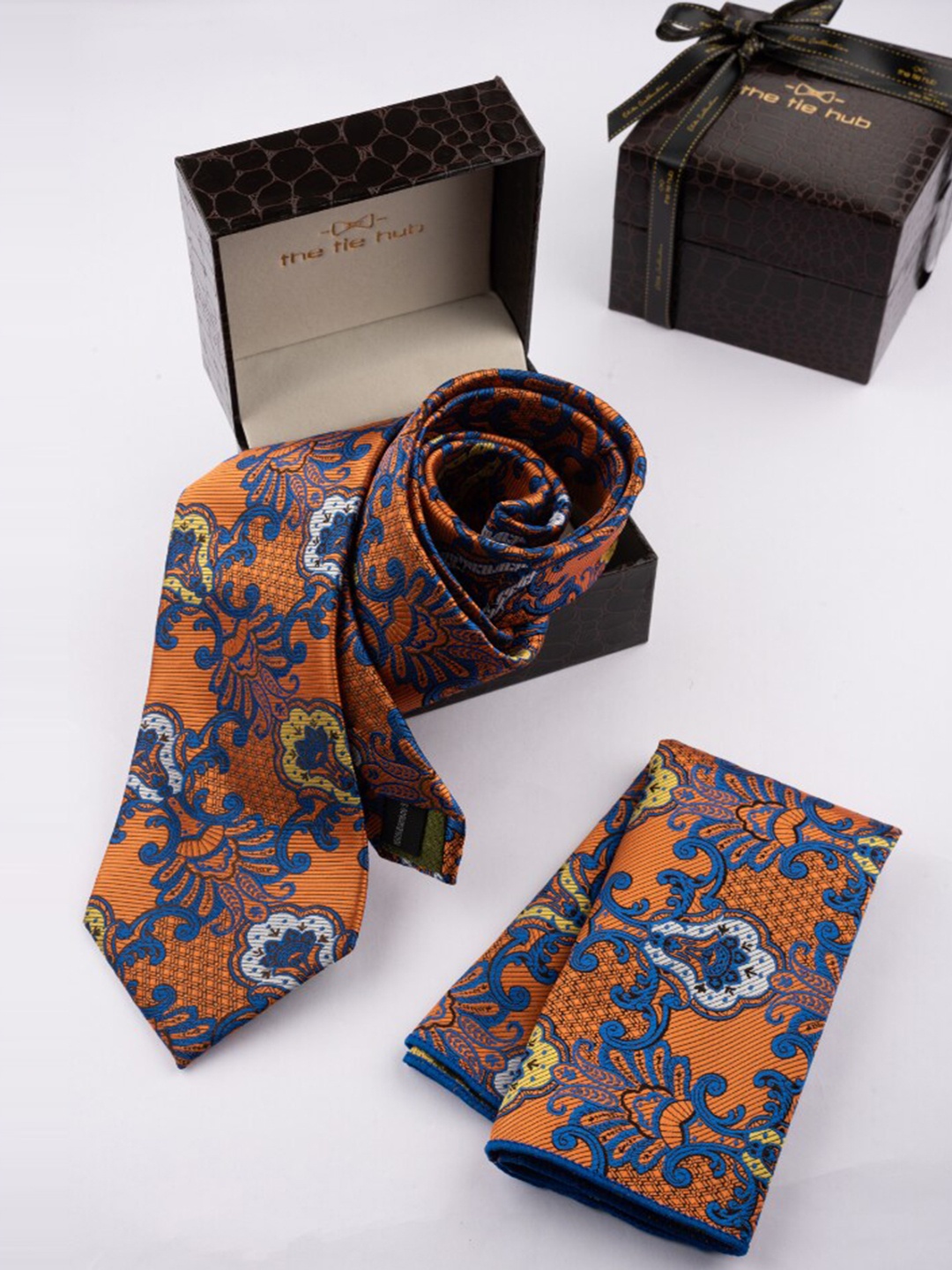 

The Tie Hub Men Printed Accessory Gift Set, Orange