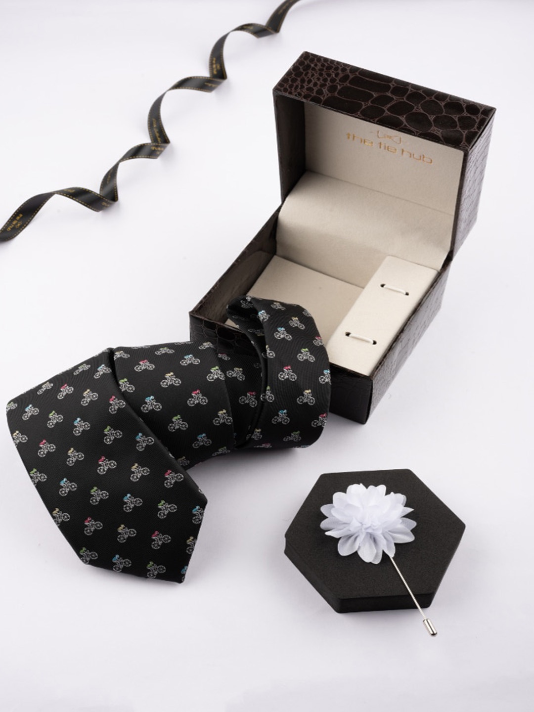 

The Tie Hub Men Tie With Lapel Pin Accessory Gift Set, Black