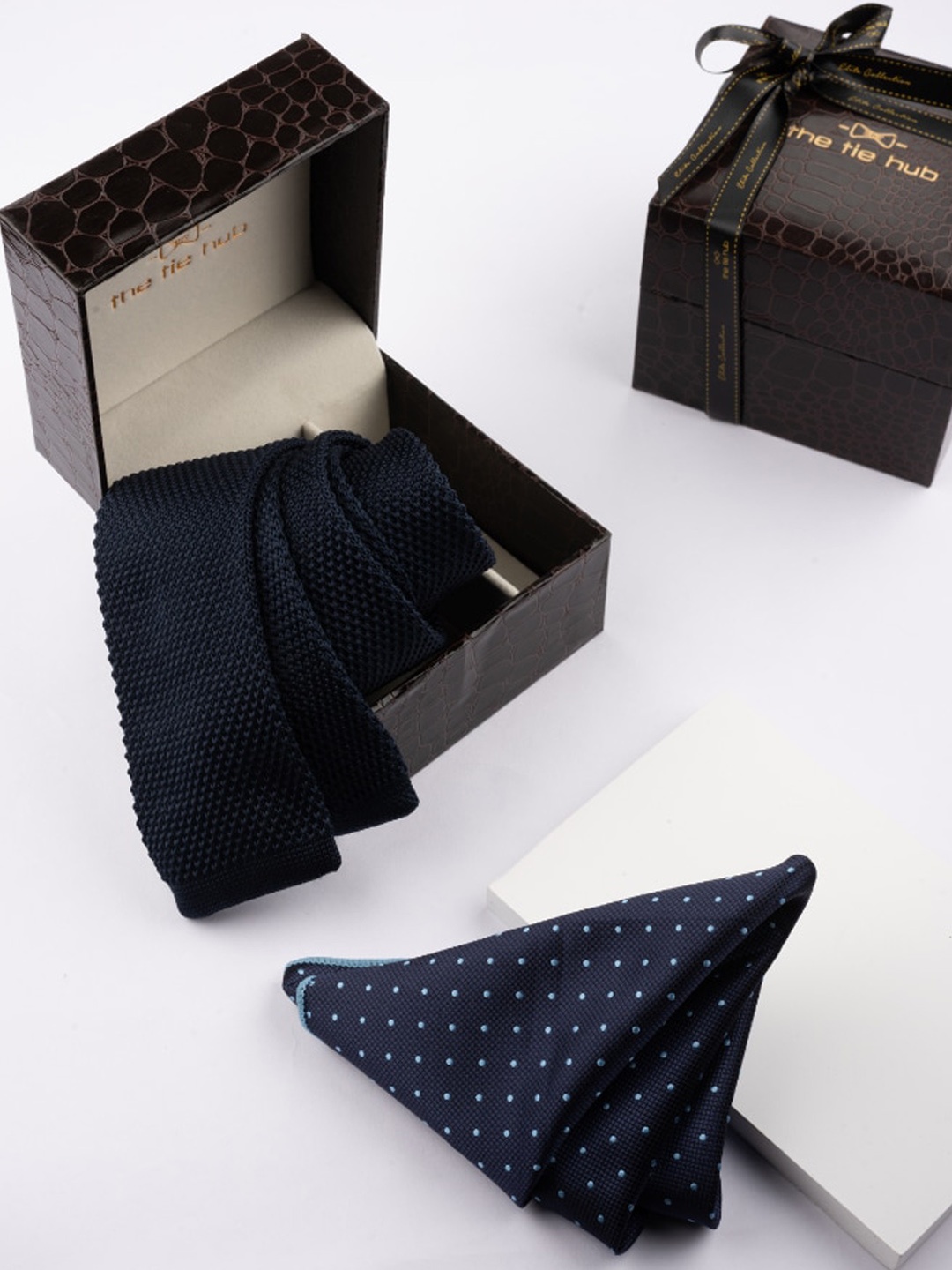 

The Tie Hub Men Necktie & Pocket Square Accessory Gift Set, Blue
