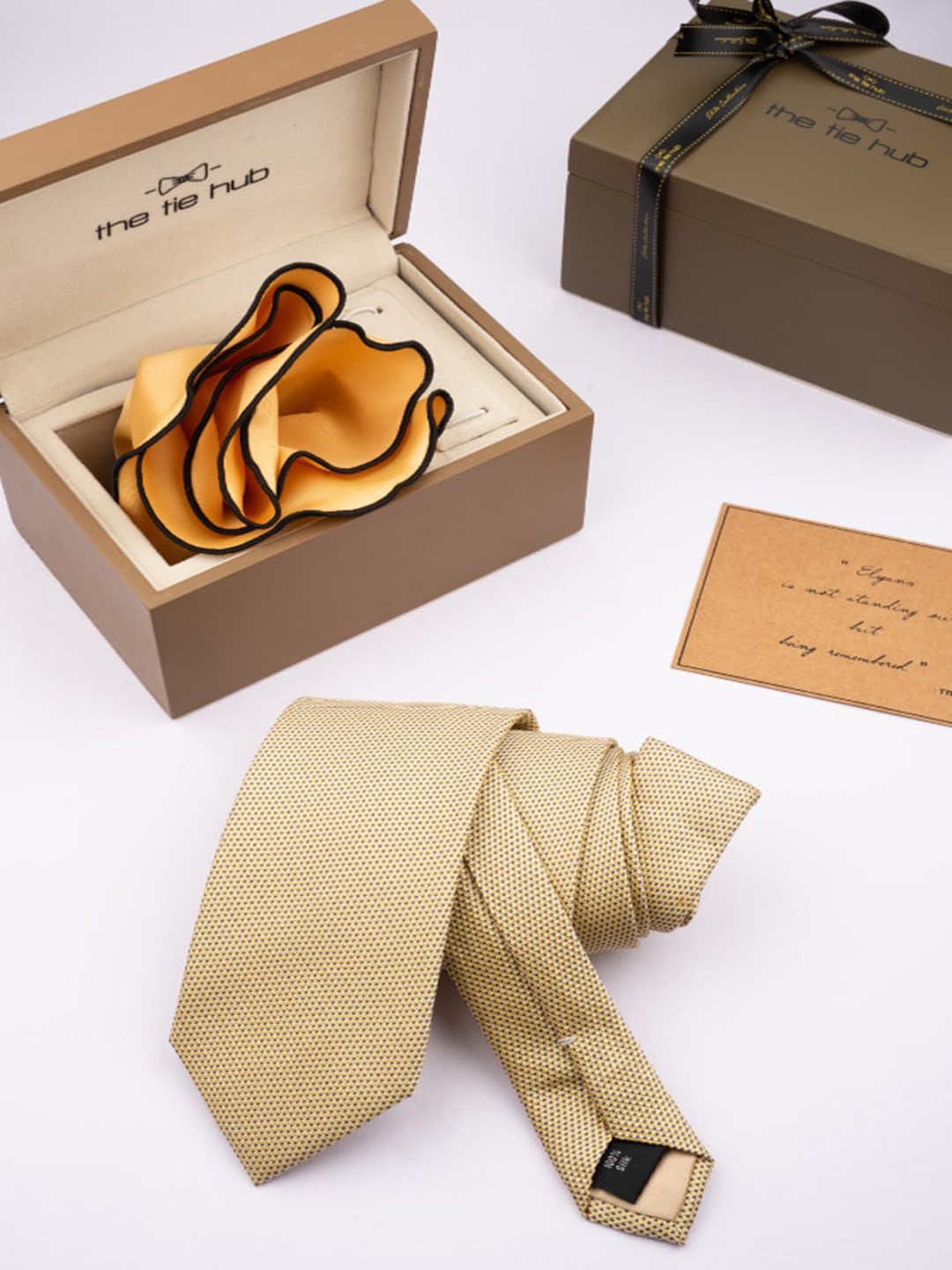 

The Tie Hub Men Printed Silk Tie & Pocket Square, Yellow