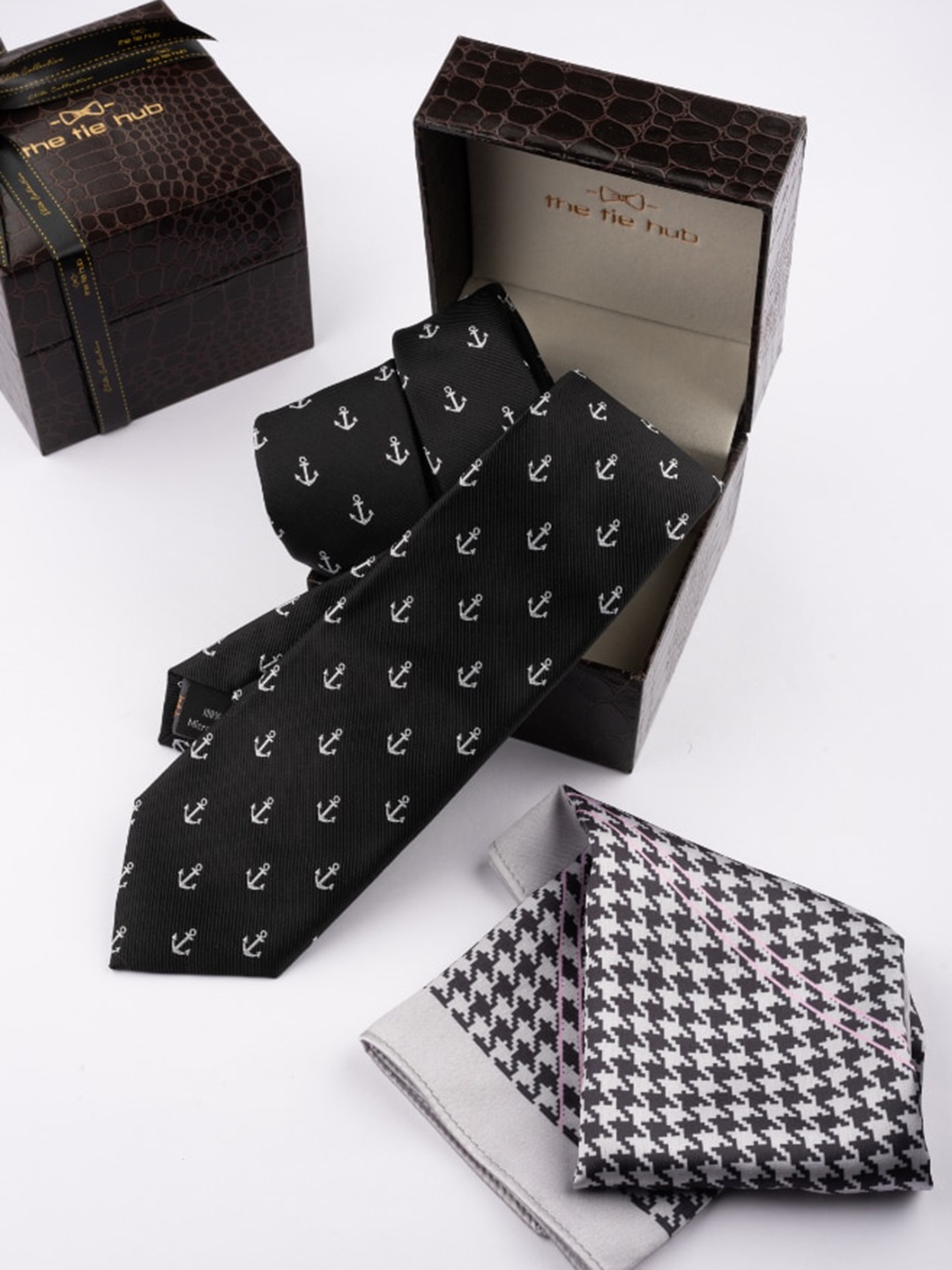 

The Tie Hub Men Accessory Gift Set, Black