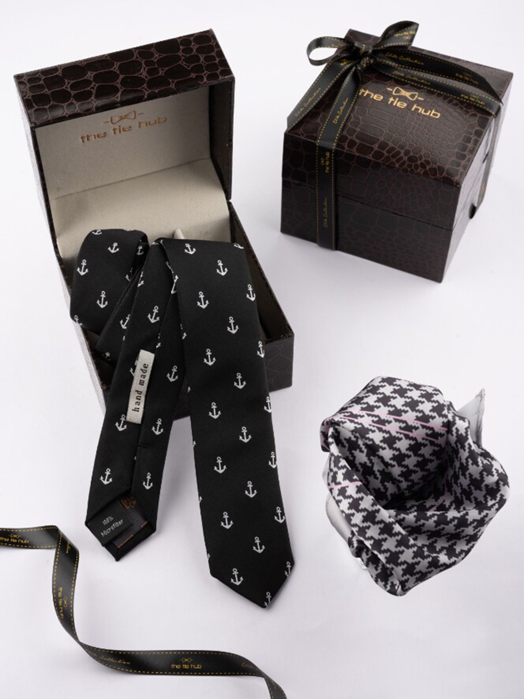 

The Tie Hub Men Printed Necktie & Pocket Square Accessory Gift Set, Black