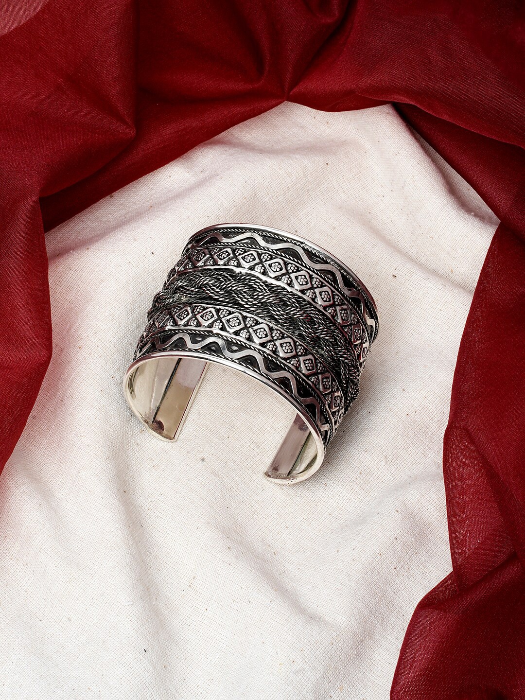 

TEEJH Women Silver-Toned Oxidised Silver-Plated Cuff Bracelet