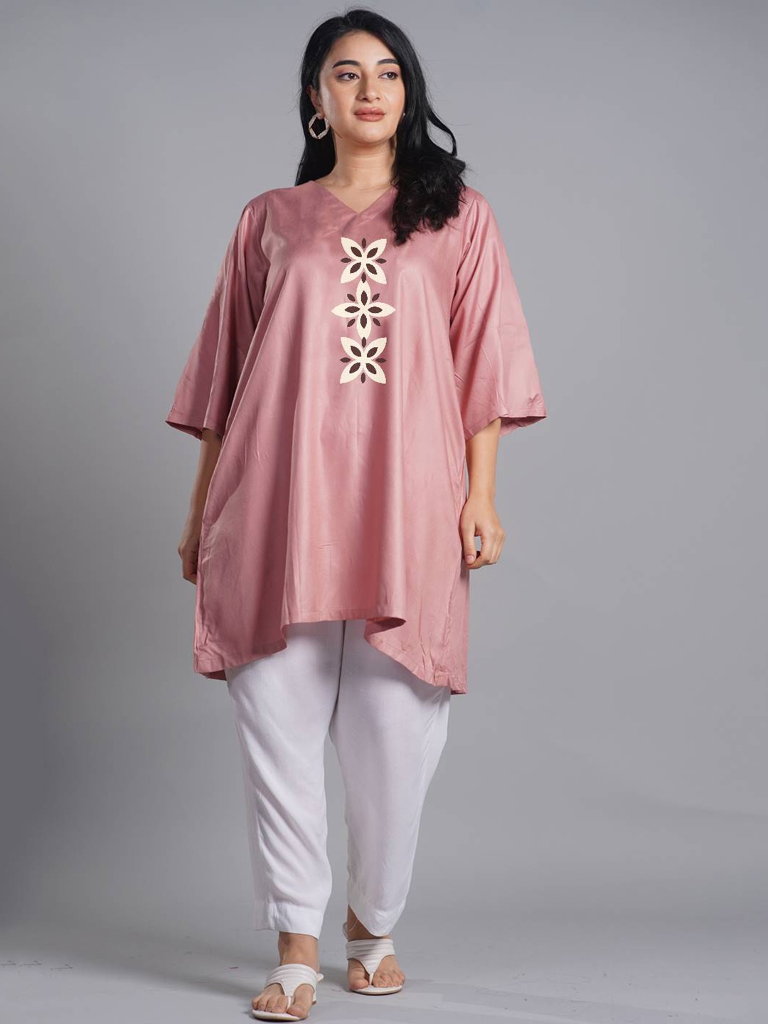 

LetsDressUp Floral Printed V-Neck A-Line Kurta, Pink