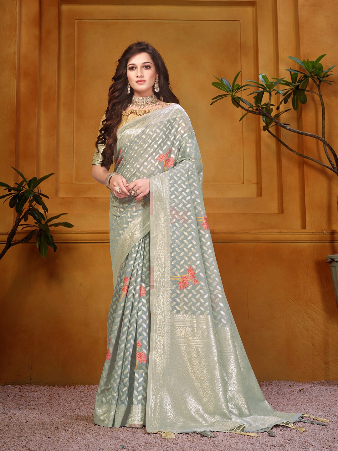 

Kasak Floral Woven Design Zari Cotton Silk Kanjeevaram Saree, Grey