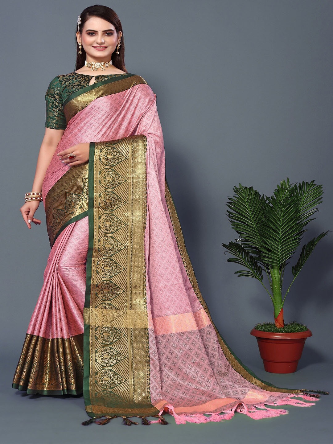 

APNISHA Ethnic Motifs Woven Design Zari Silk Cotton Banarasi Saree, Pink