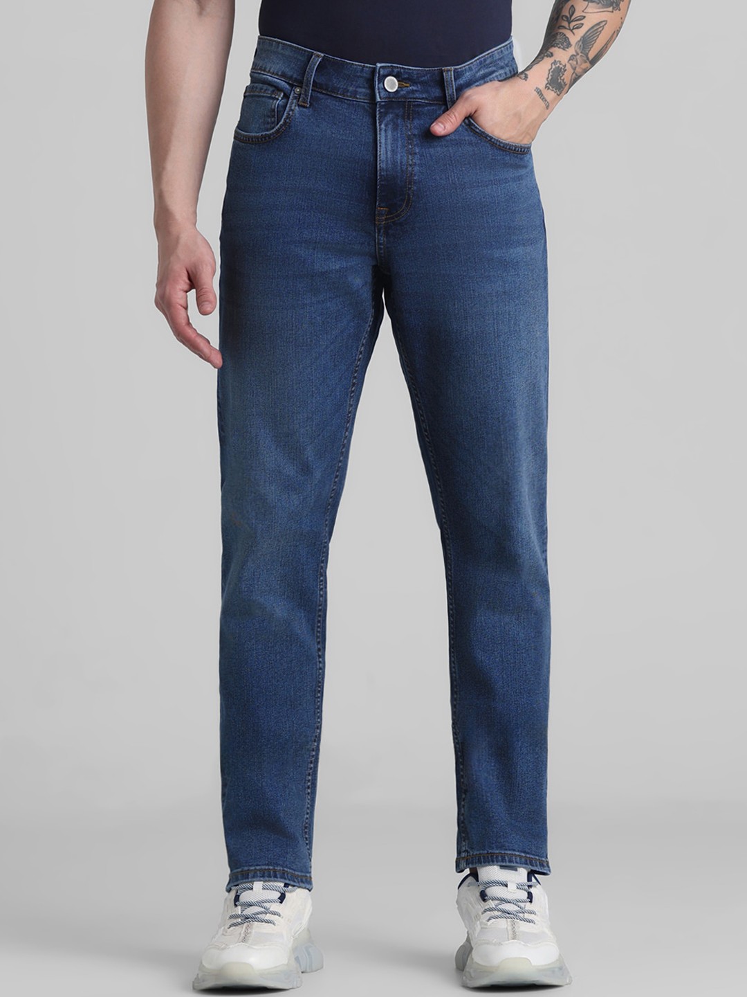 

Jack & Jones Men Slim Fit Low-Rise Light Fade Clean Look Stretchable Jeans, Blue