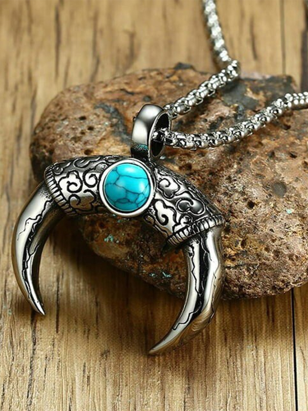 

VIEN Silver-Plated Horn Oxidised Pendant With Chain