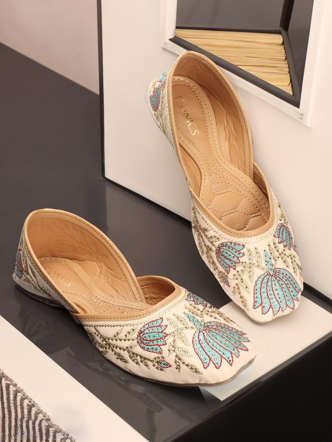 

ICONICS Ethnic Embellished Square Toe Mojaris, Nude