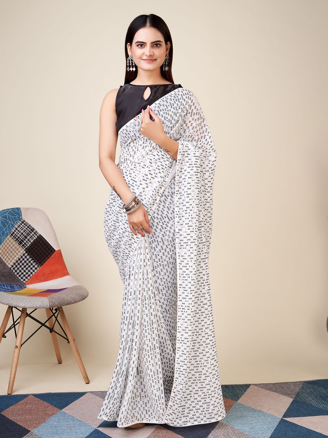 

VAIRAGEE Embellished Sequinned Party Saree, White