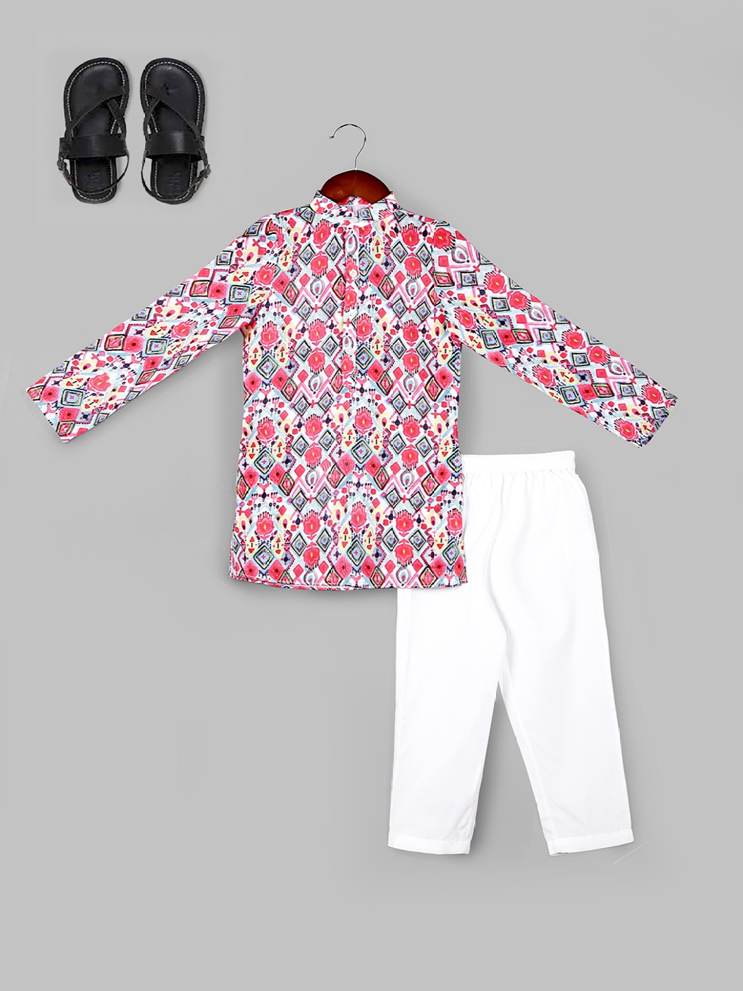 

Naughty Ninos Boys Ethnic Motifs Printed Regular Kurta with Pyjamas, Pink