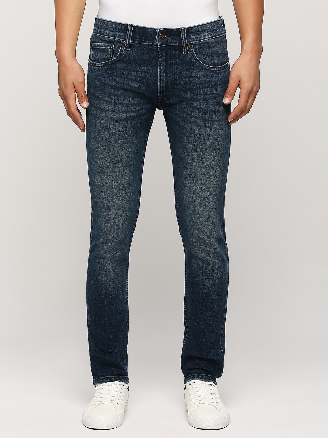 

Pepe Jeans Men Slim Fit Mid Rise Light Fade Clean Look Stretchable Jeans, Blue