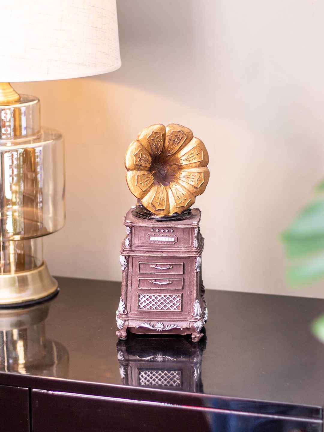 

THEDECORKART Pink Ceramic Showpiece