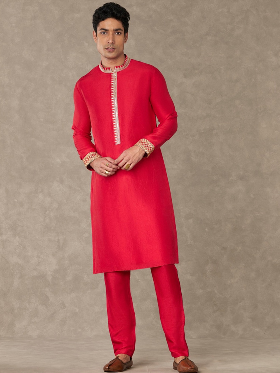 

Masaba Anar Kurta, Red