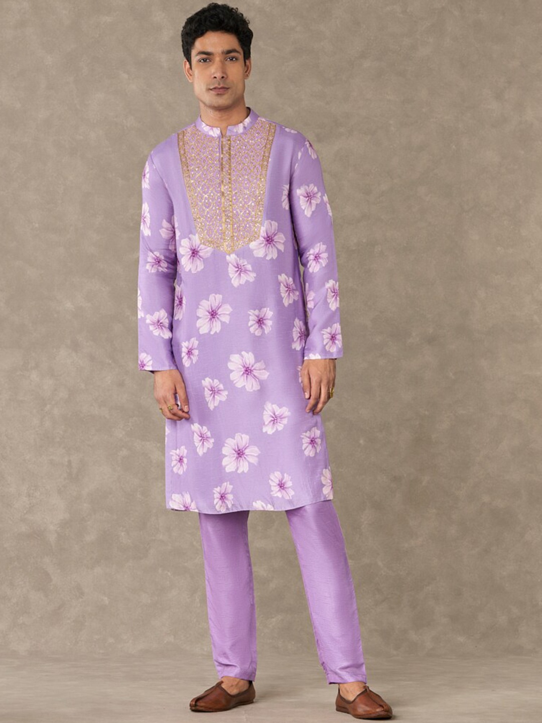

Masaba Parijat Floral Printed Flared Sleeves Gotta Patti Floral Raw Silk Kurta, Lavender