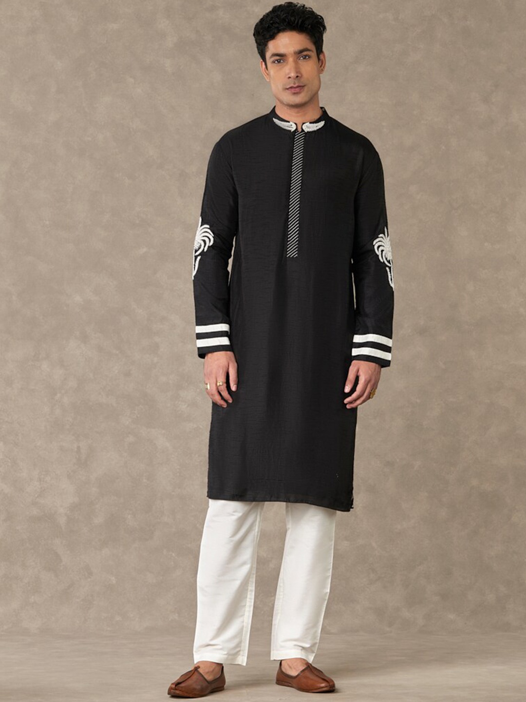 

Masaba Shajara Kurta, Black