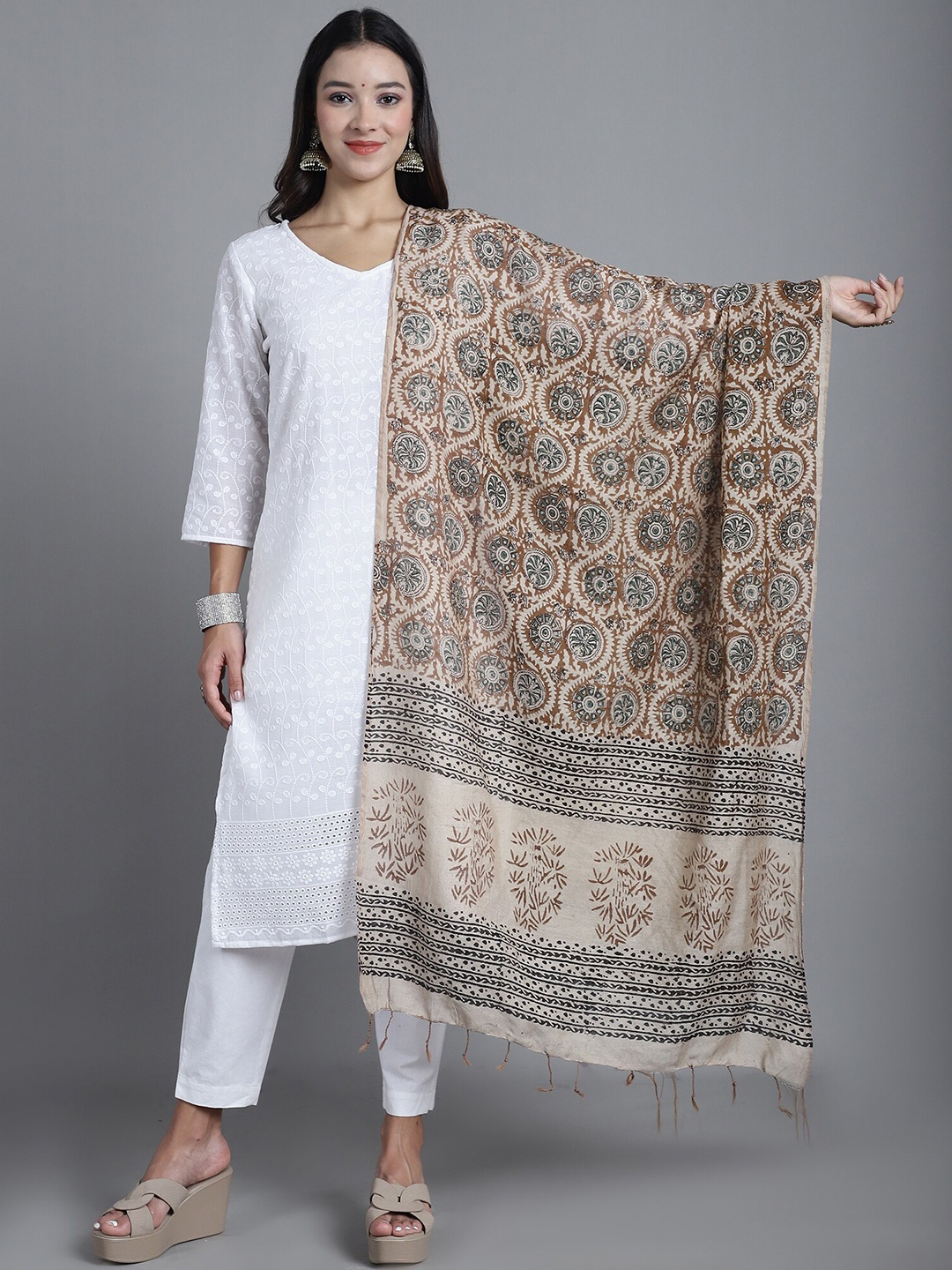 

LOOM LEGACY Ethnic Motifs Block Printed Tasselled Linen Dupatta, Brown