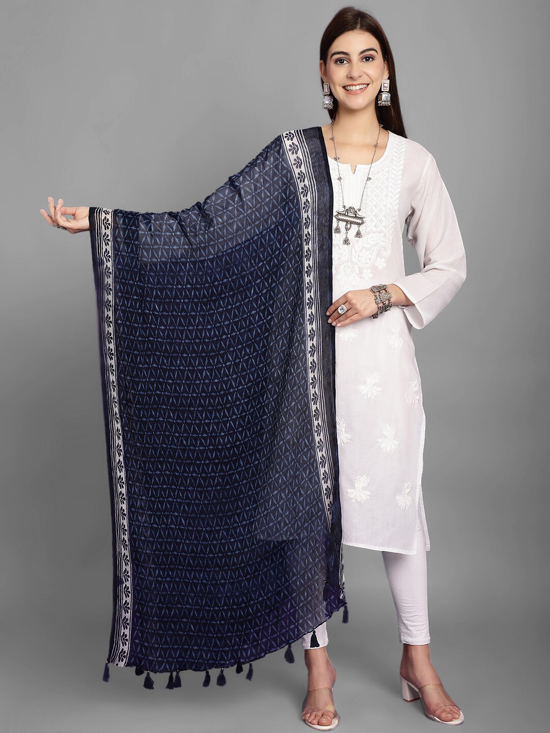 

LOOM LEGACY Leheriya Printed Chiffon Dupatta, Navy blue