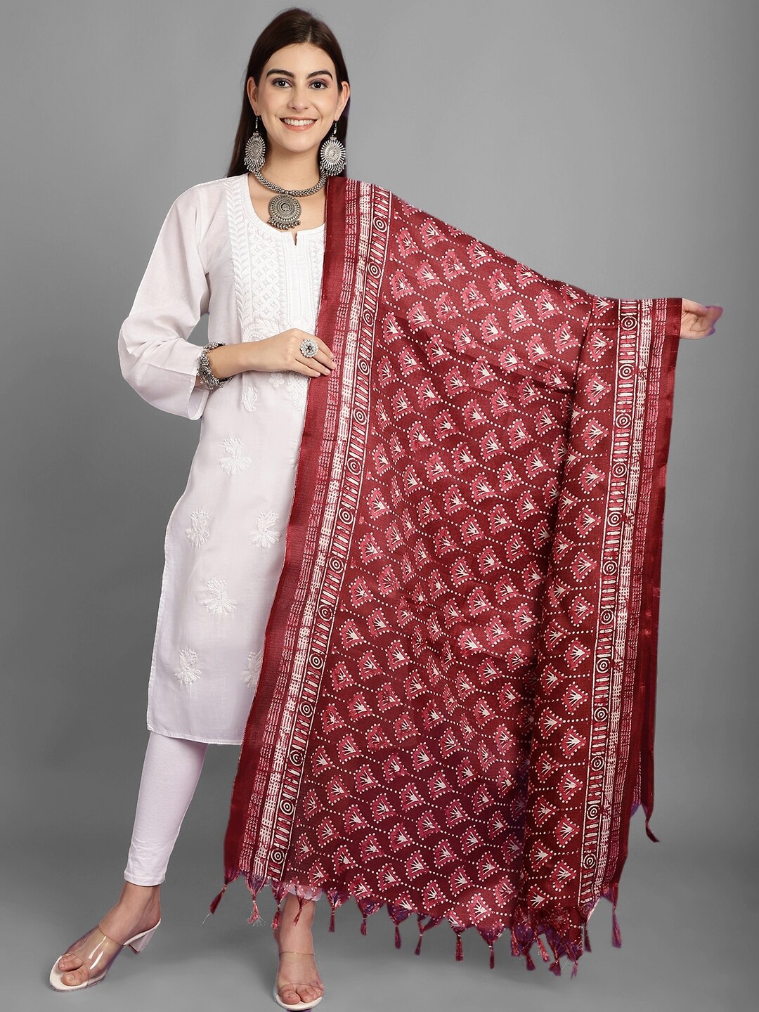 

LOOM LEGACY Ethnic Motifs Printed Tasselled Dupatta, Maroon