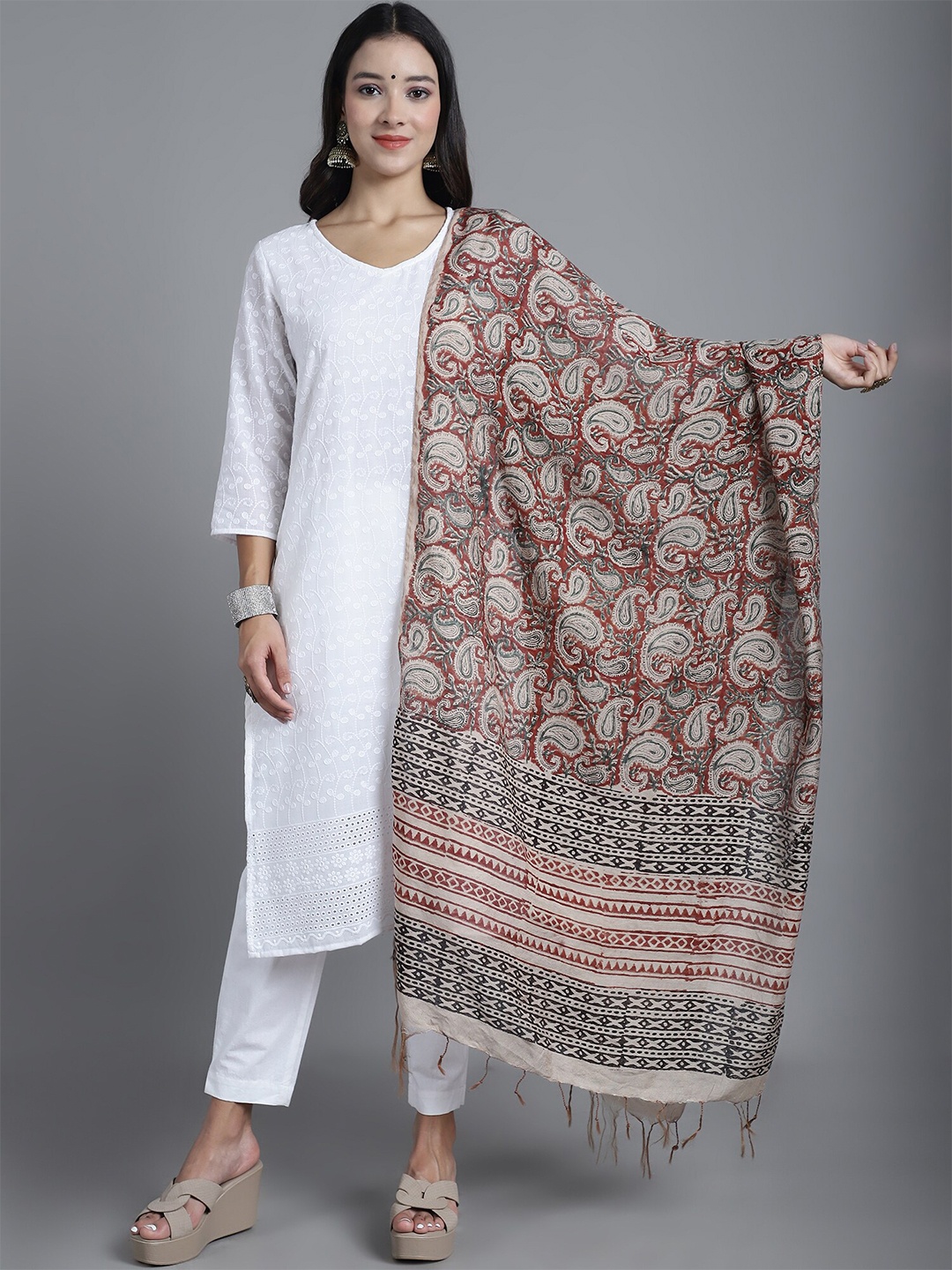 

LOOM LEGACY Paisley Block Printed Tasselled Linen Dupatta, Cream