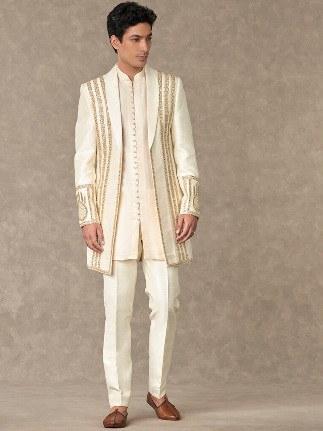 

Masaba Lightweight Longline Haath-Phool Raja Koti Jacket, White