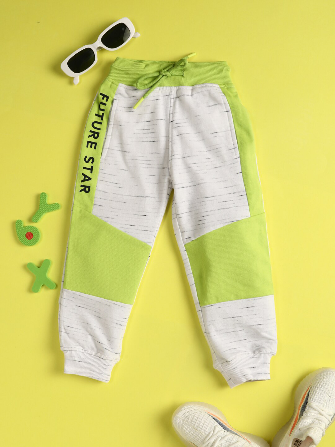 

V-Mart Boys Mid-Rise Printed Cotton Lounge Pants, Green