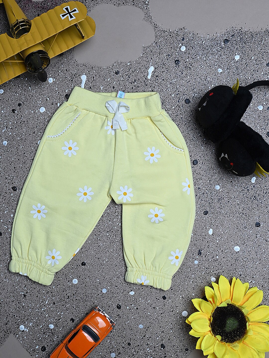 

V-Mart Infants Kids Printed Fleece Lounge Pants, Yellow
