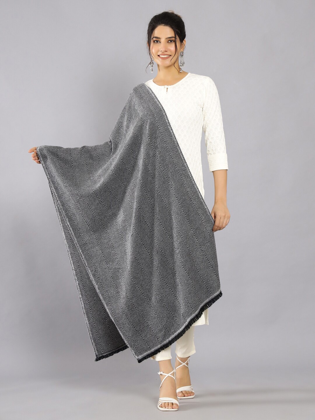 

HANDICRAFT PALACE Chevron Woven Design Woollen Shawl, Black