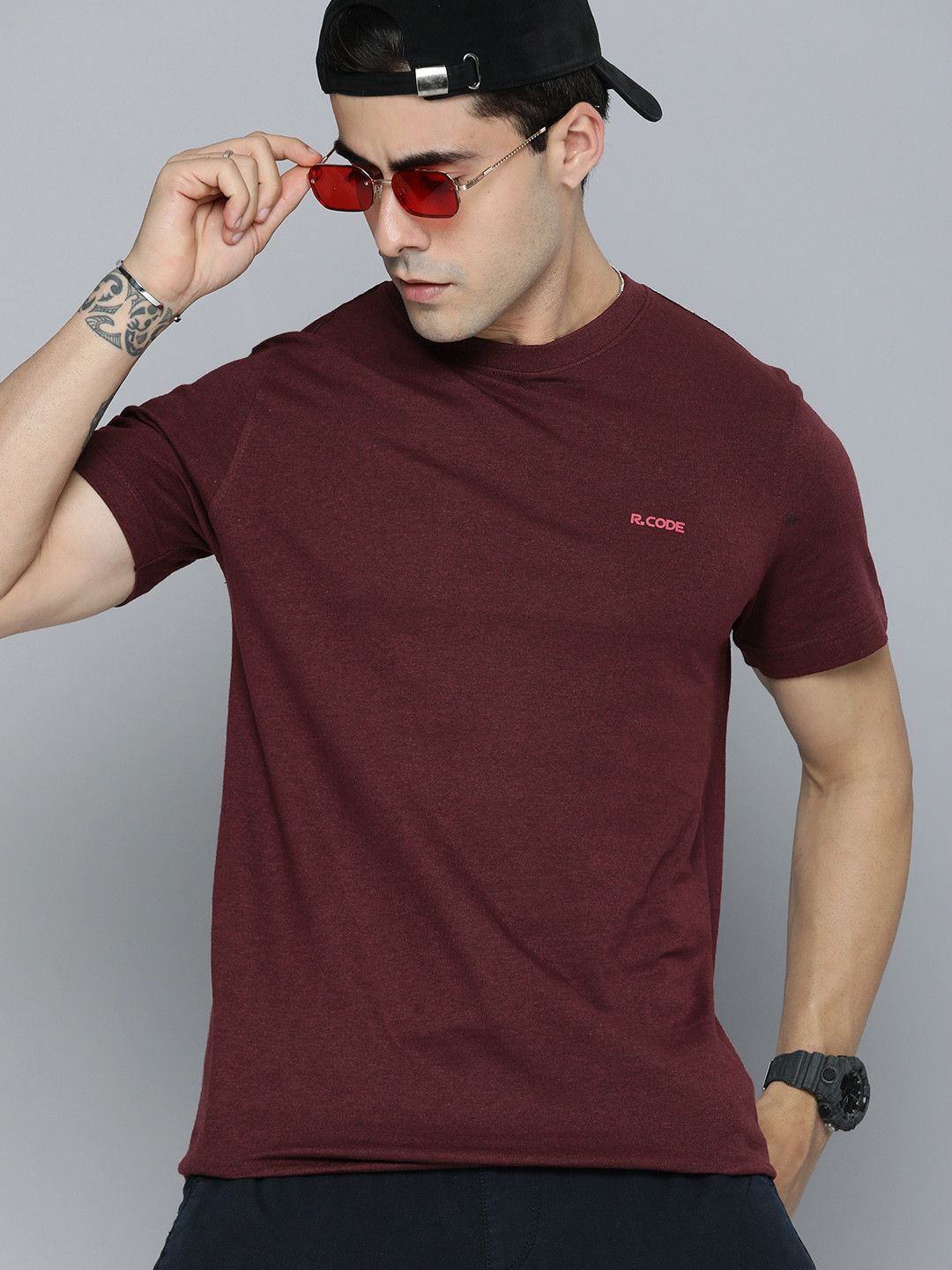 

R.Code by The Roadster Life Co. Men Solid T-shirt, Burgundy
