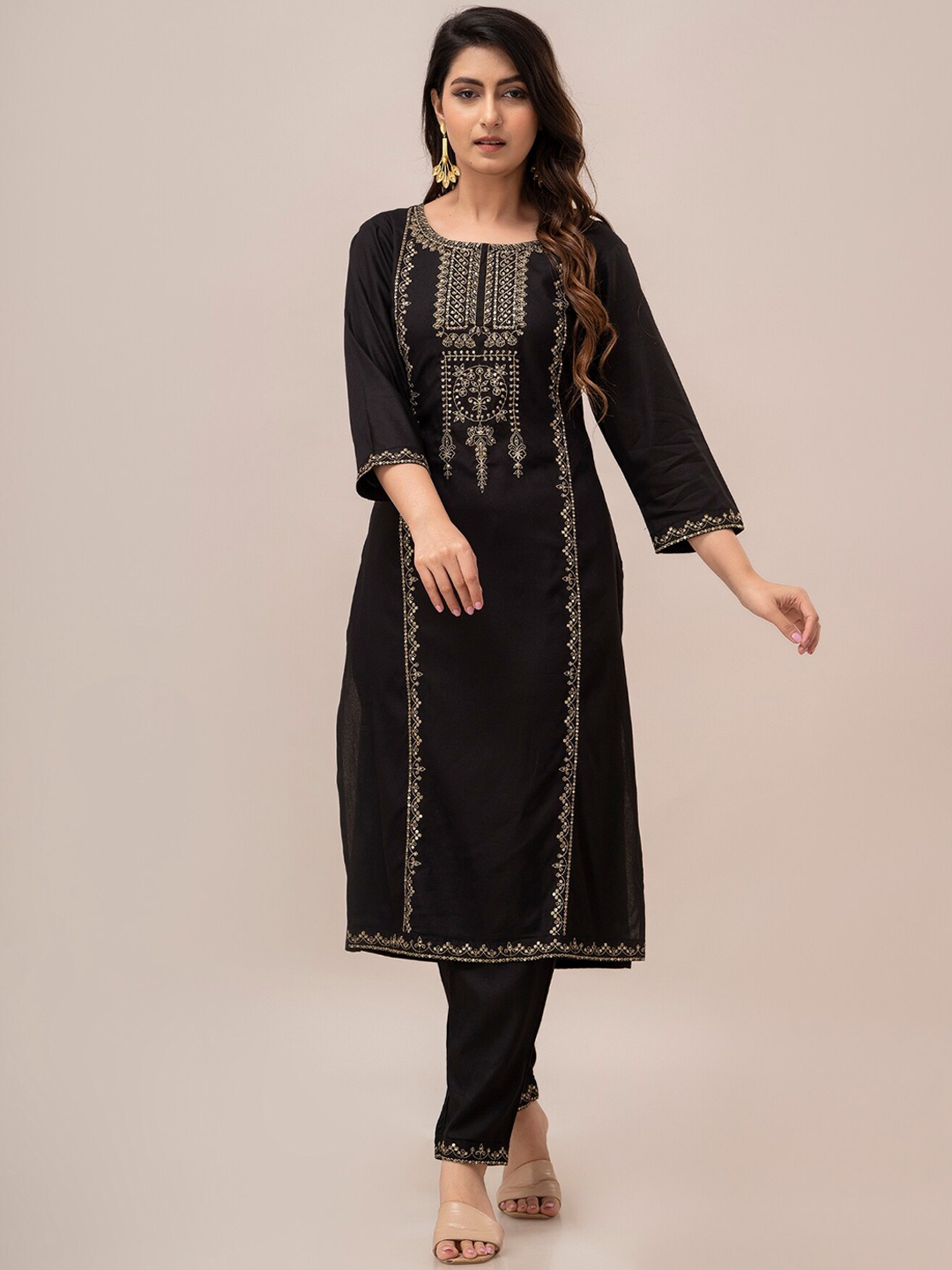 

FrionKandy Ethnic Motifs Embroidered Regular Sequinned Kurta With Trousers, Black