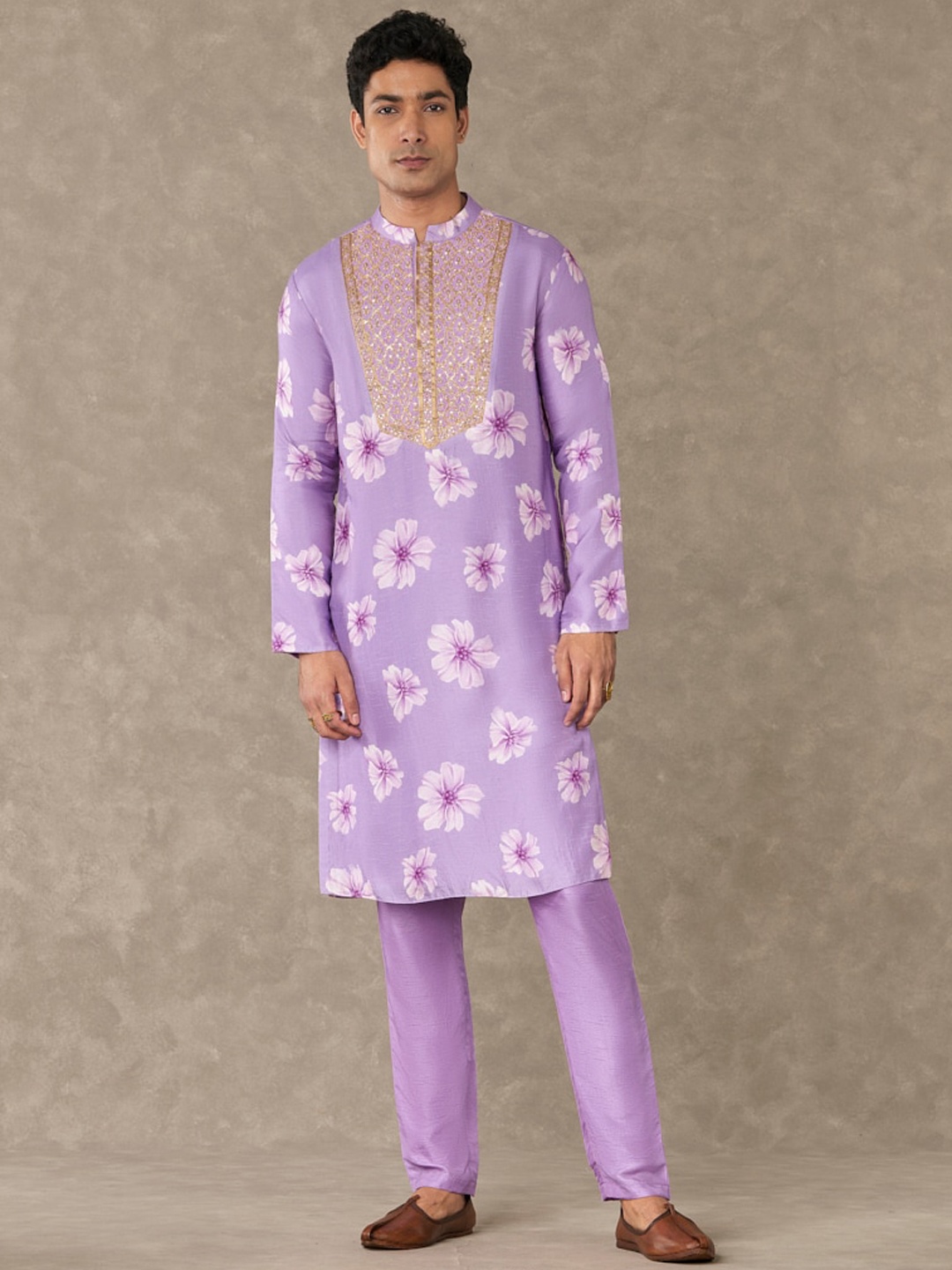 

Masaba Floral Printed Mandarin Collar Thread Work Kurta with Trousers, Lavender