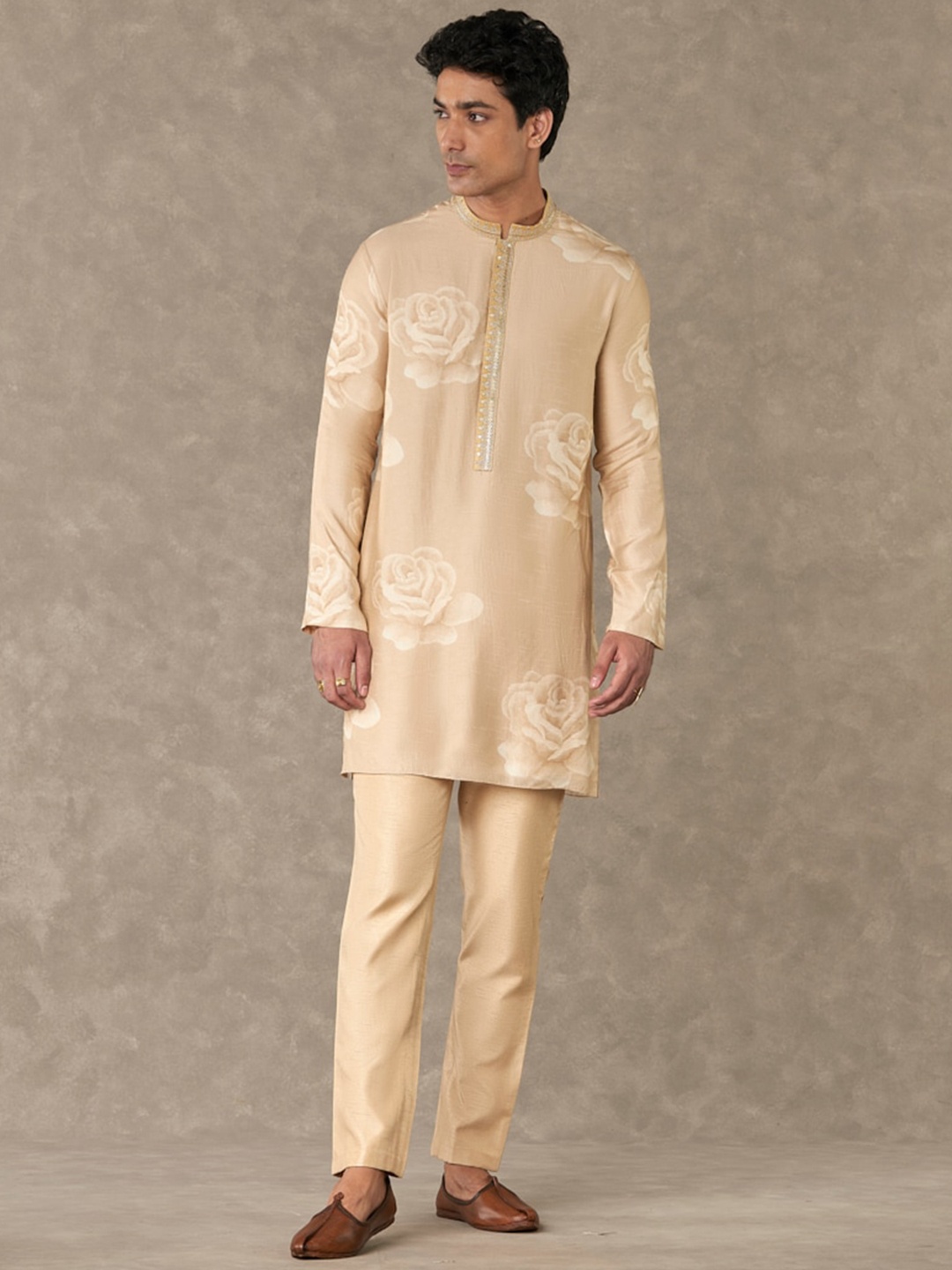 

Masaba Gulaab Floral Printed Mandarin Collar Sequinned Kurta with Trousers, Beige