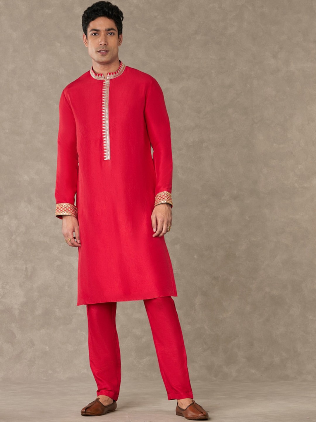 

Masaba Mandarin Collar Sequinned Kurta with Trousers, Red