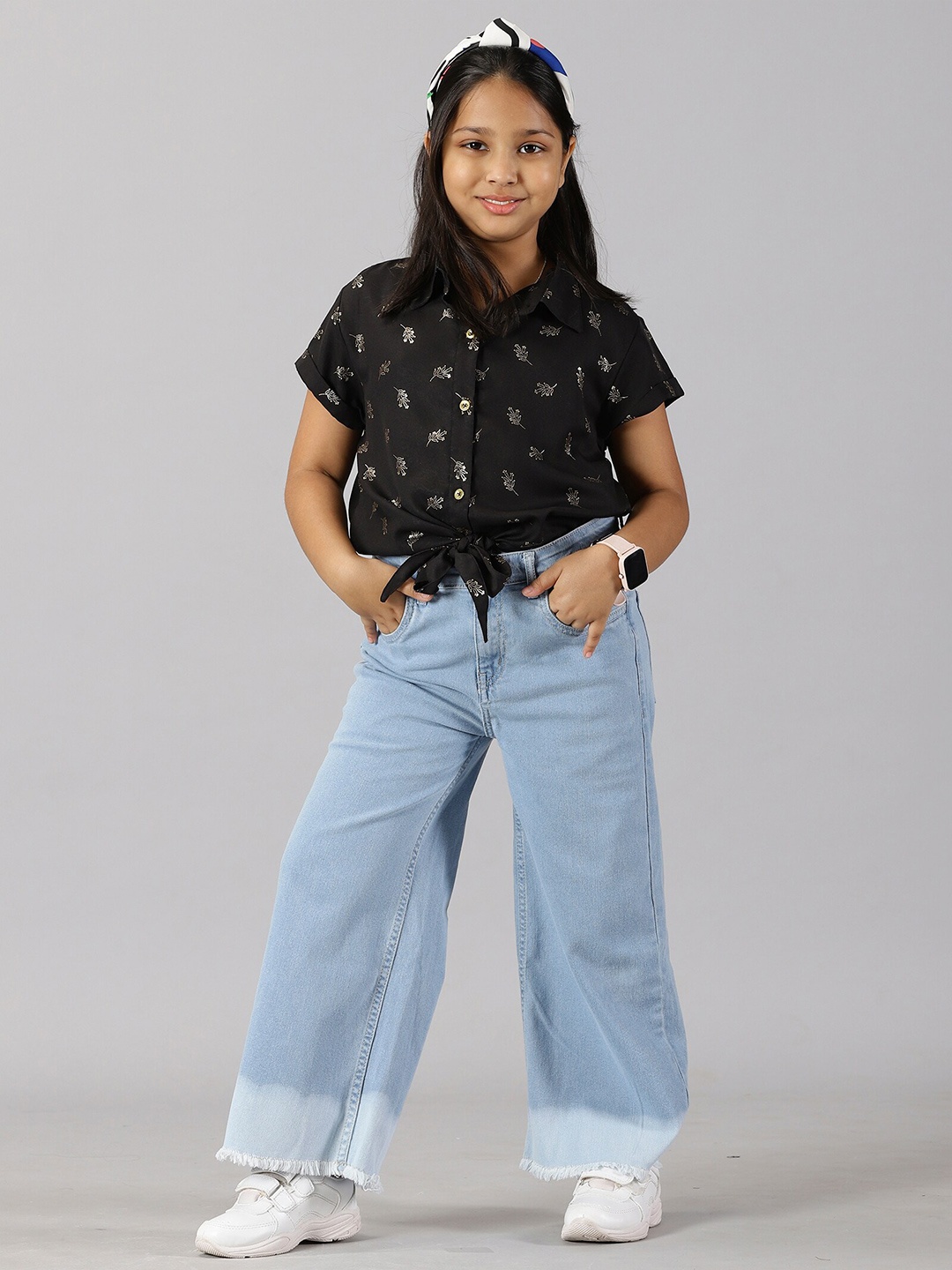 

KiddoPanti Girls Printed Shirt Collar Top with Jeans, Black