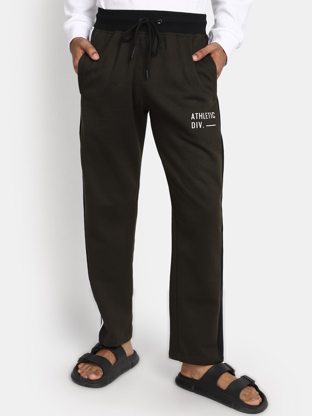 

V-Mart Men Cotton Mid-Rise Track Pants, Green