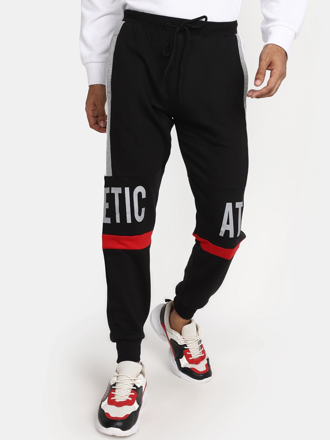 

V-Mart Men Printed Mid Rise Track Pant, Black