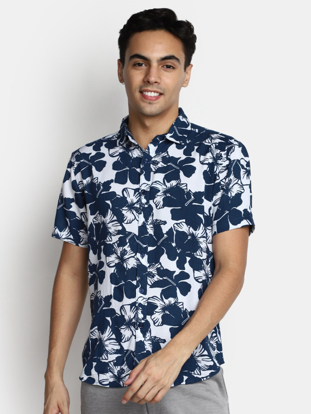 

V-Mart Slim Fit Floral Opaque Printed Casual Shirt, Blue