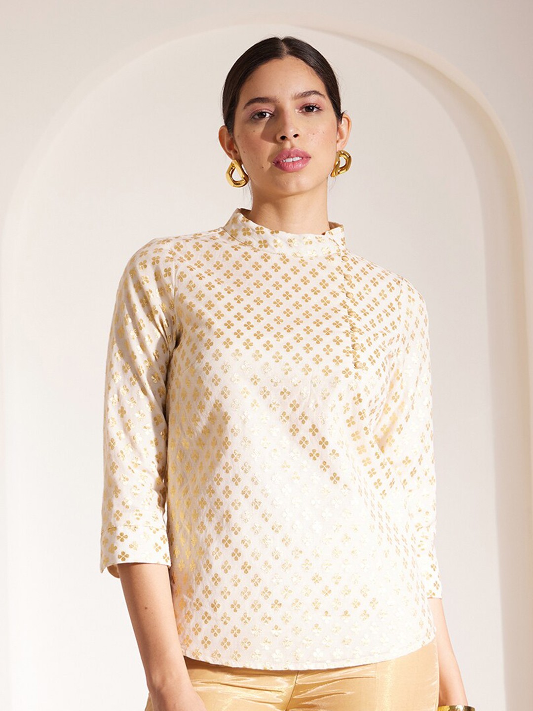 

Pink Fort Floral Printed Regular Top, Off white