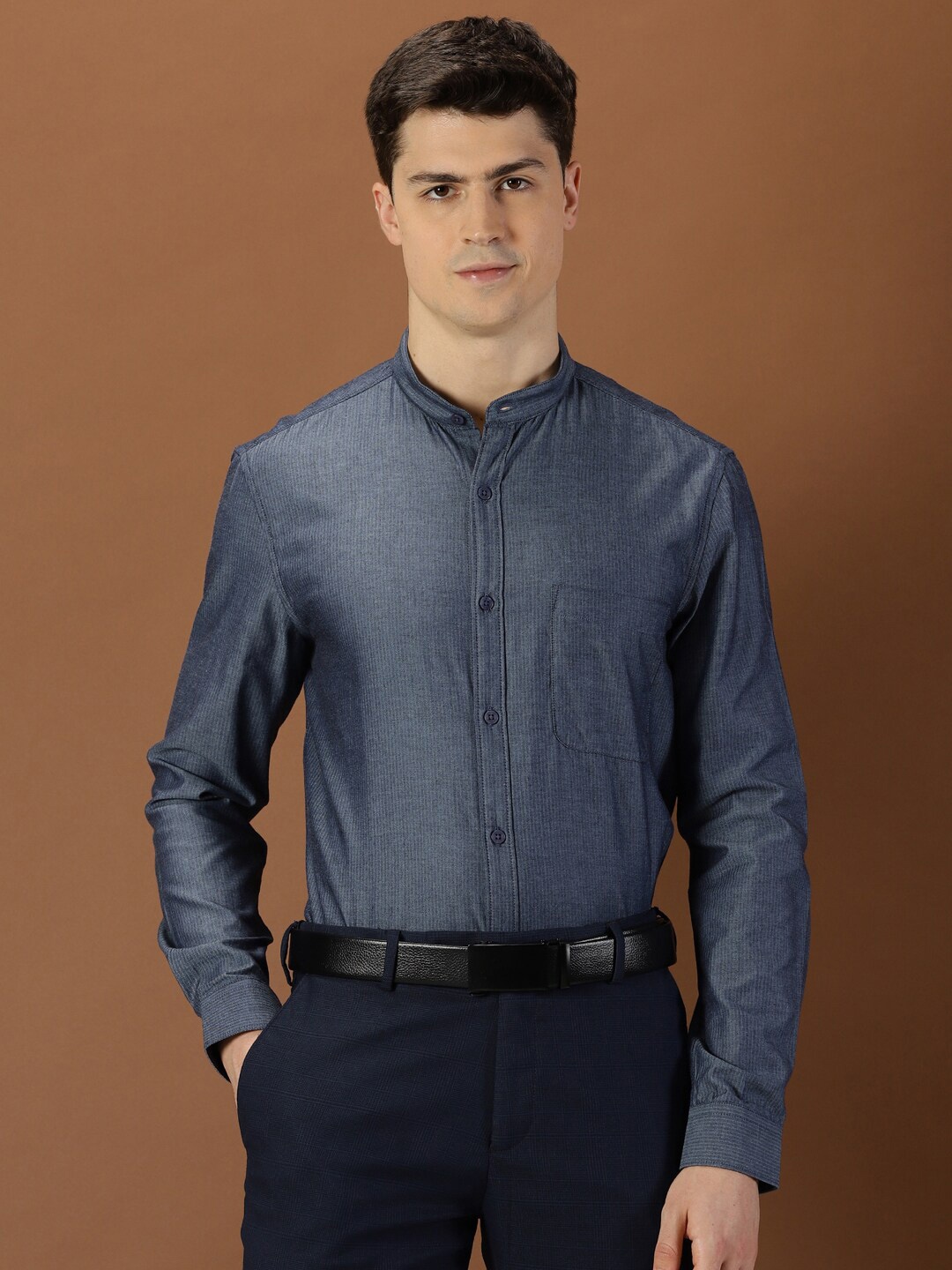 

INVICTUS Original Self Design Slim Fit Pure Cotton Formal Shirt, Navy blue