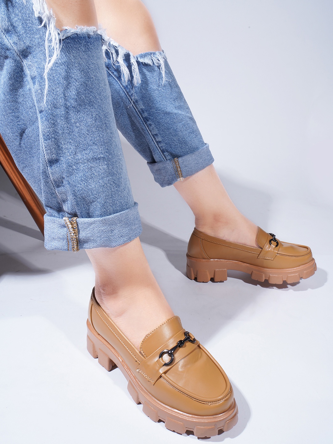 

JM Looks Closed Back Platform Pumps, Tan