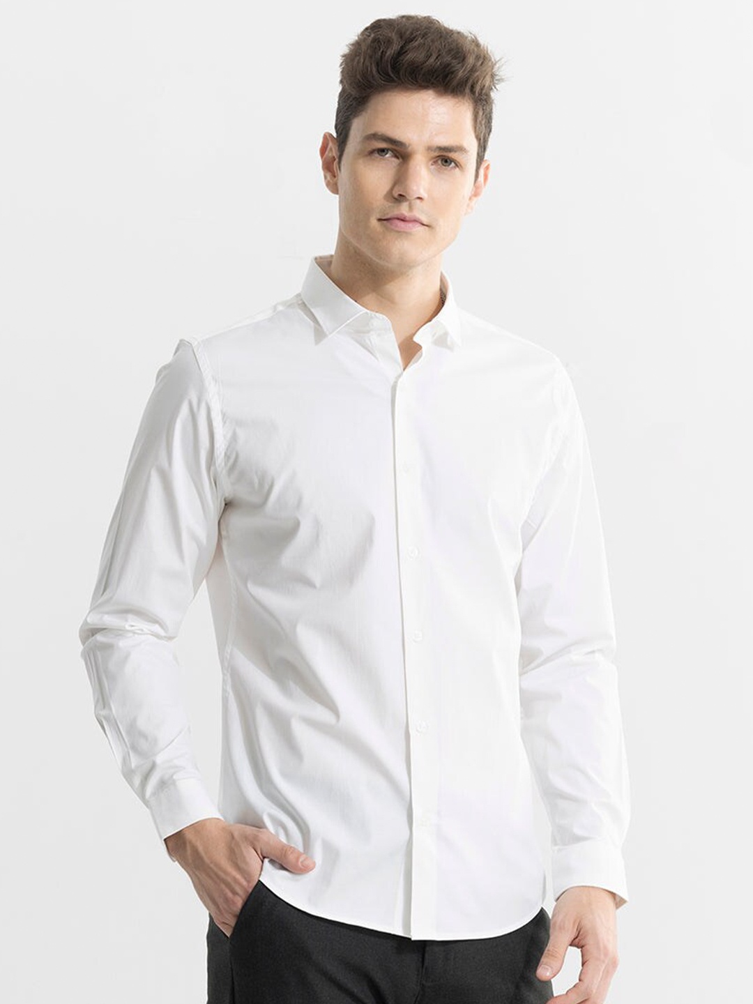 

Snitch White Classic Slim Fit Spread Collar Long Sleeves Pure Cotton Casual Shirt