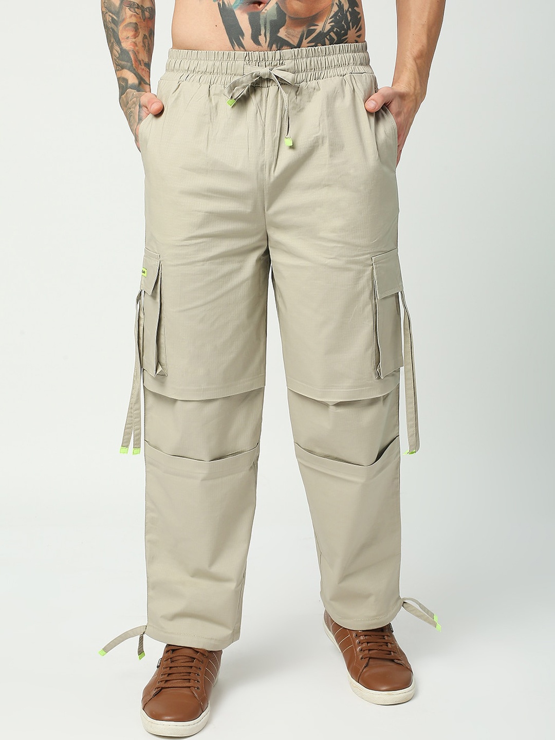 

Blamblack Men Mid Rise Plain Cargos, Beige