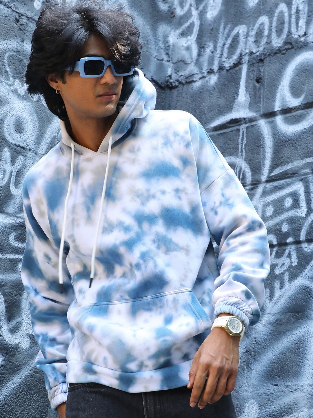 

Campus Sutra Blue Tie & Dye Dyed Hooded Cotton Sweatshirt