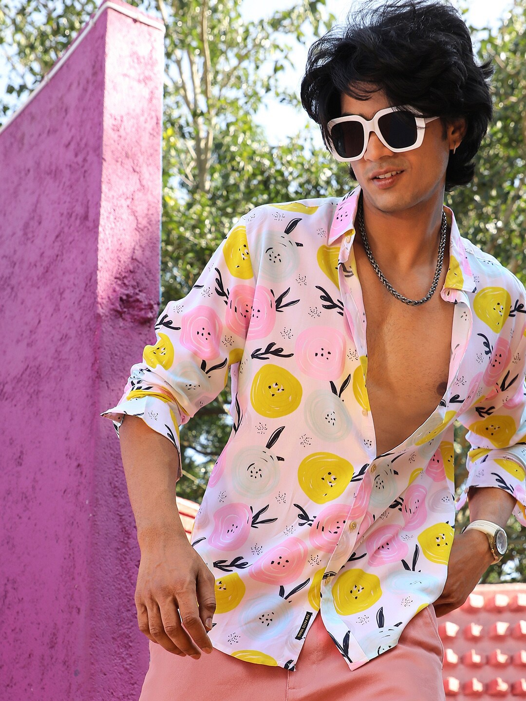 

Campus Sutra White Classic Floral Printed Spread Collar Casual Shirt